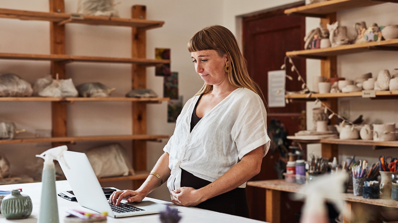 Harnessing AI for Holiday Shopping Success